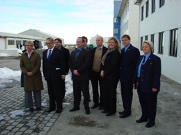 Domsmalaradherra_Bjorn_Bjarnason_asamt_fylgdarlidi_i_heimsokn_a_Litla_Hrauni_17._mars_2008