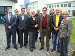 Fjarlaganefnd_i_heimsokn_a_Litla-Hrauni_9._juni_2007